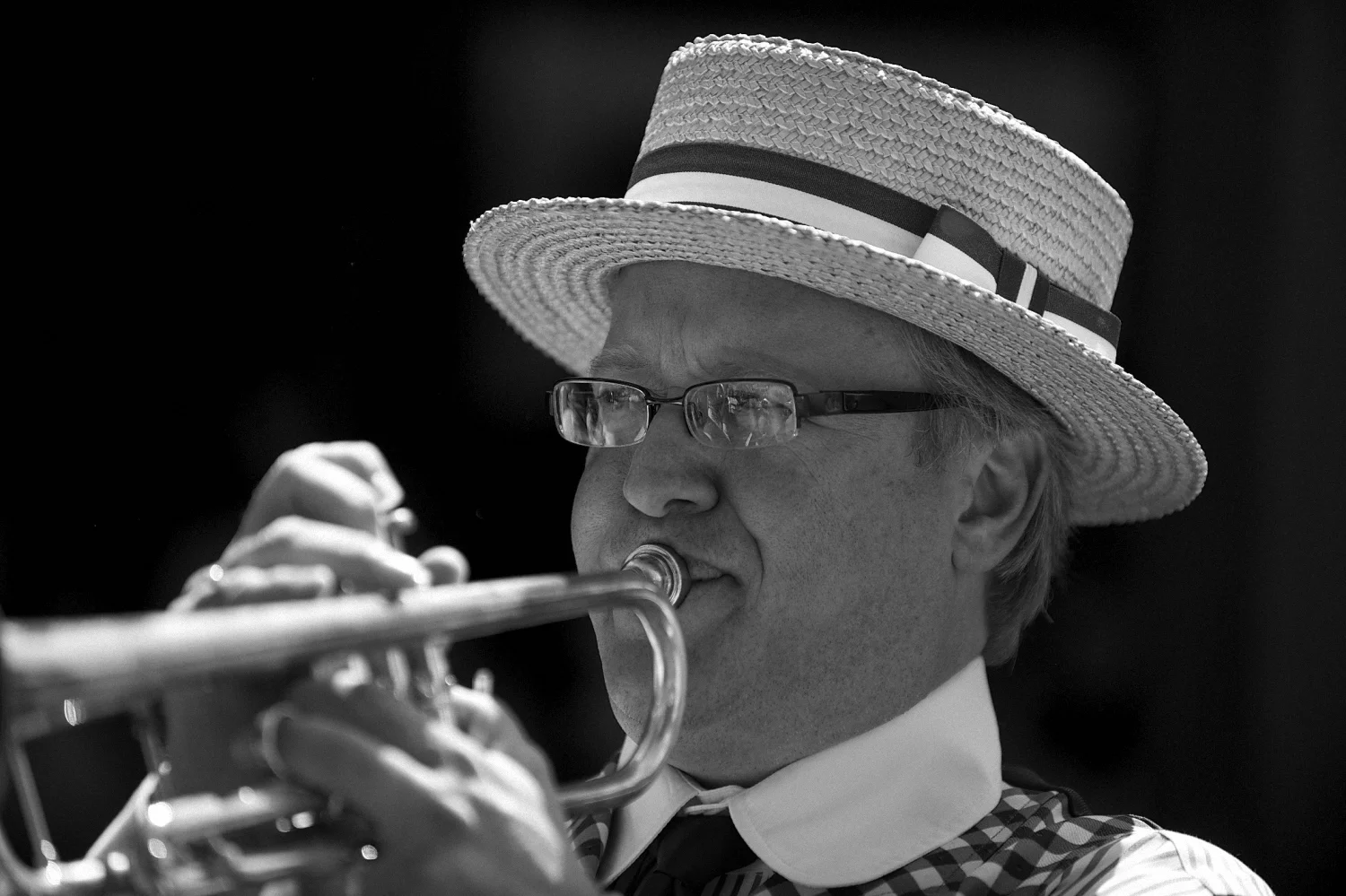 Disneyland street band