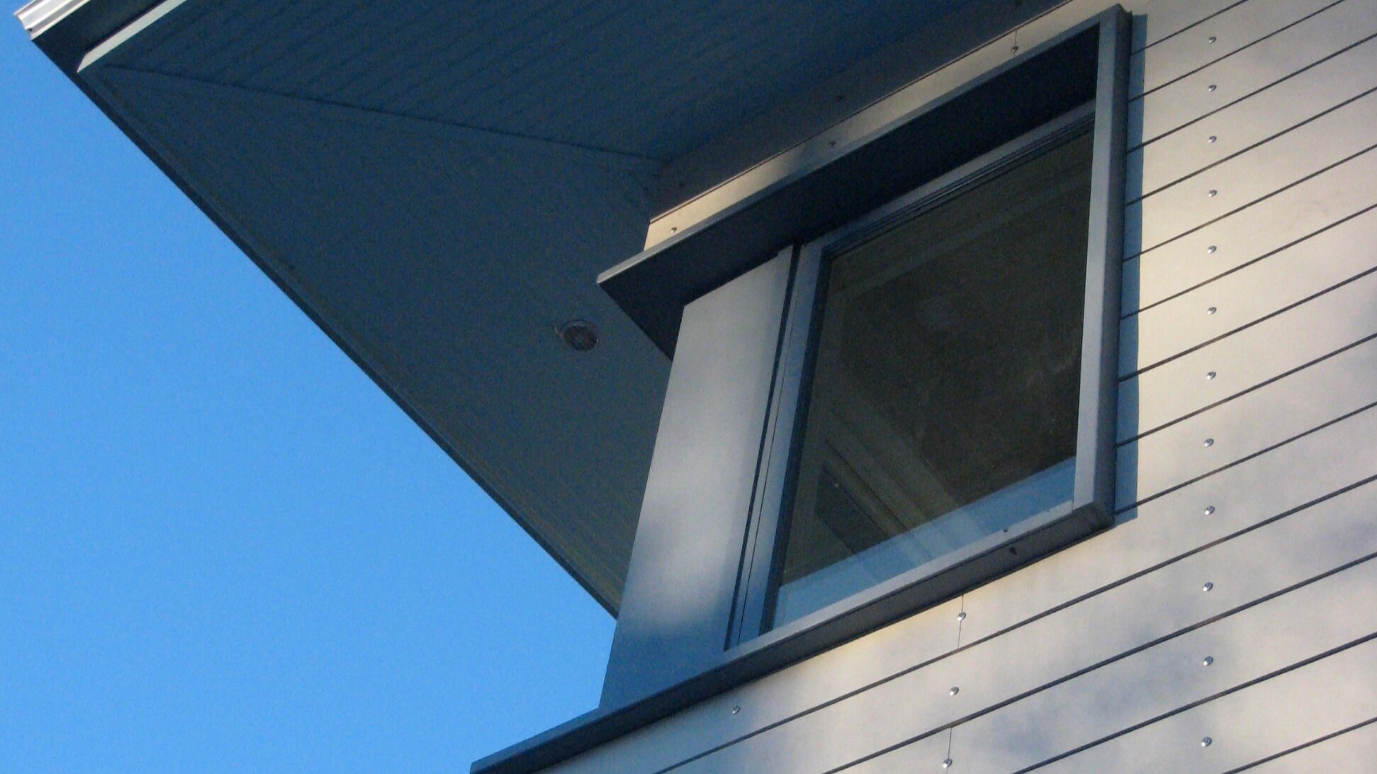 corner window detail