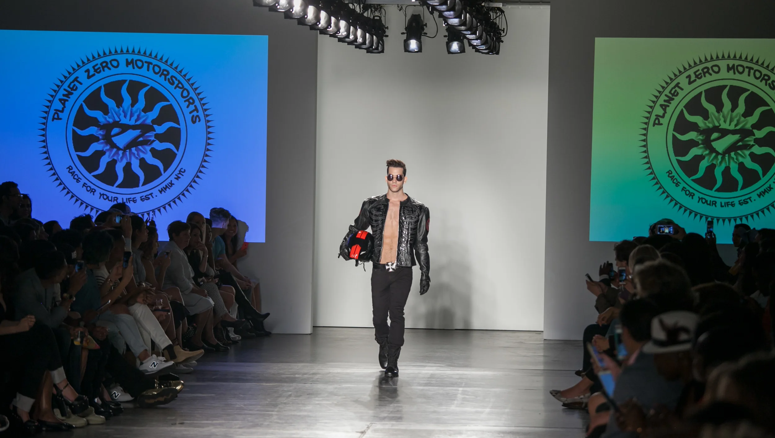 Nolcha_Fashion_Week_New_York_SpSu_2016-IMG_8359-LY.jpg
