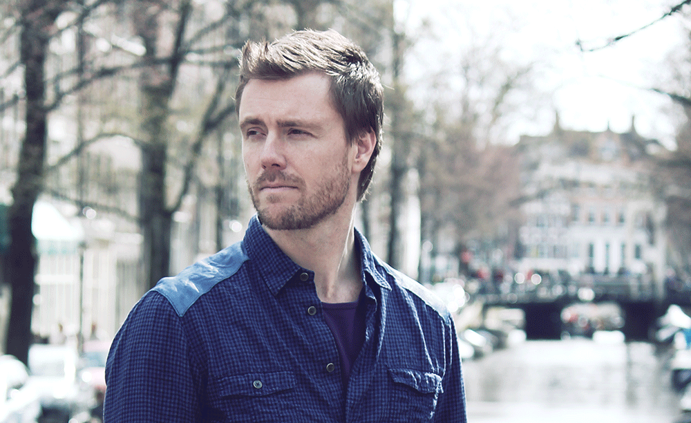 lR-Blue-shirt-Ps-ac-22-portrait.gif