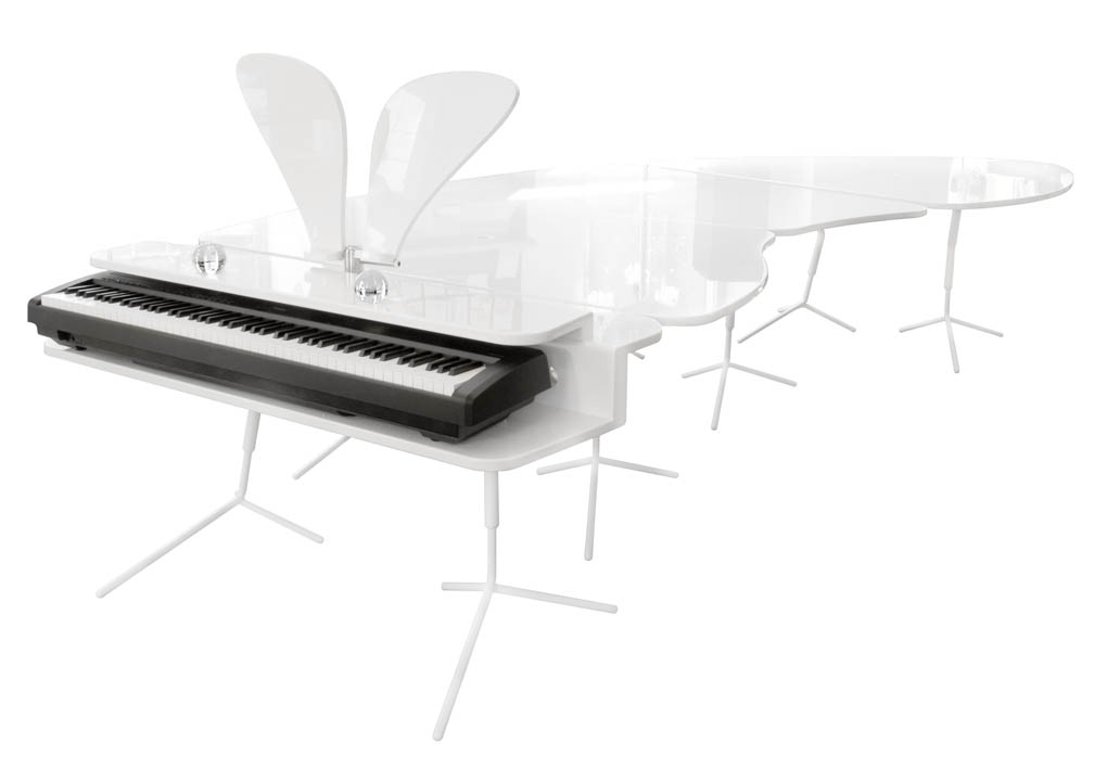 piano_table_austria_davaj_1020.jpg