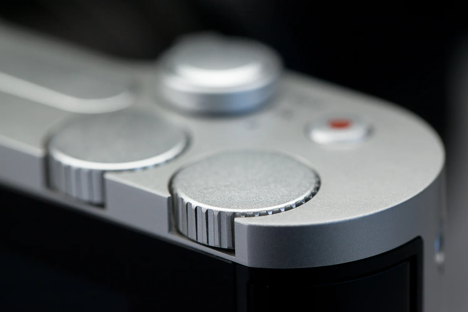 The Leica T's aperture and shutter selection dials