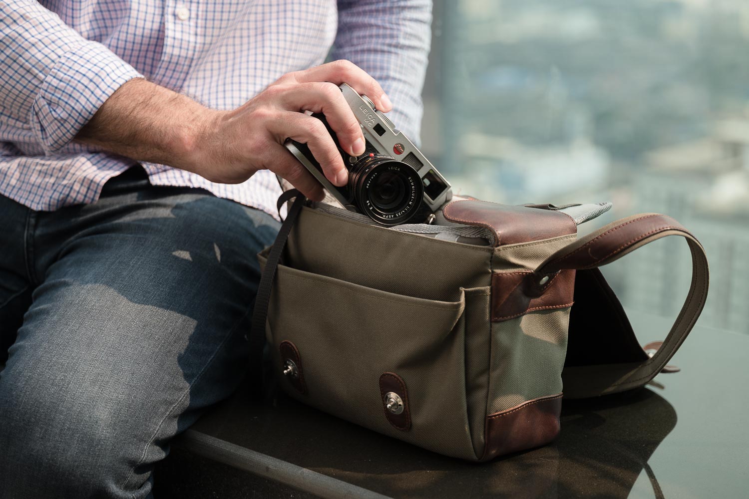 Oberwerth Freiburg Small Camera Bag (Olive/Dark Brown)