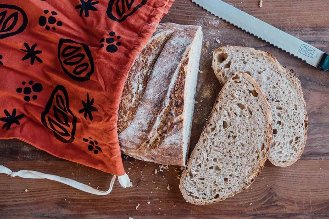 @dianabarns putting her linen bag to good use!