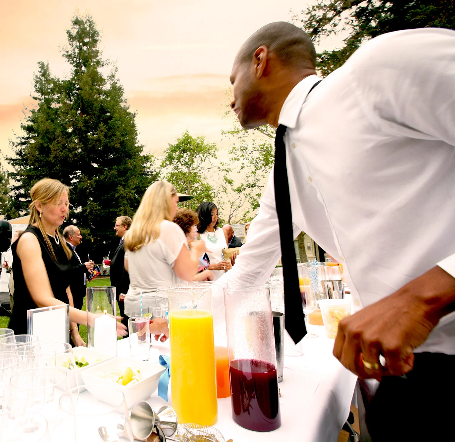 AFA at the bar Will Cerq.jpg