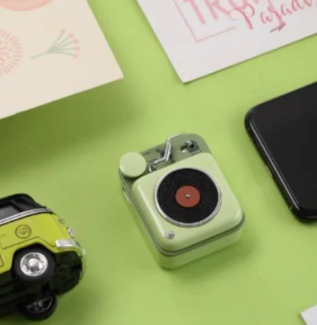 Muzen Green Mini Bluetooth Speaker — Homestyle