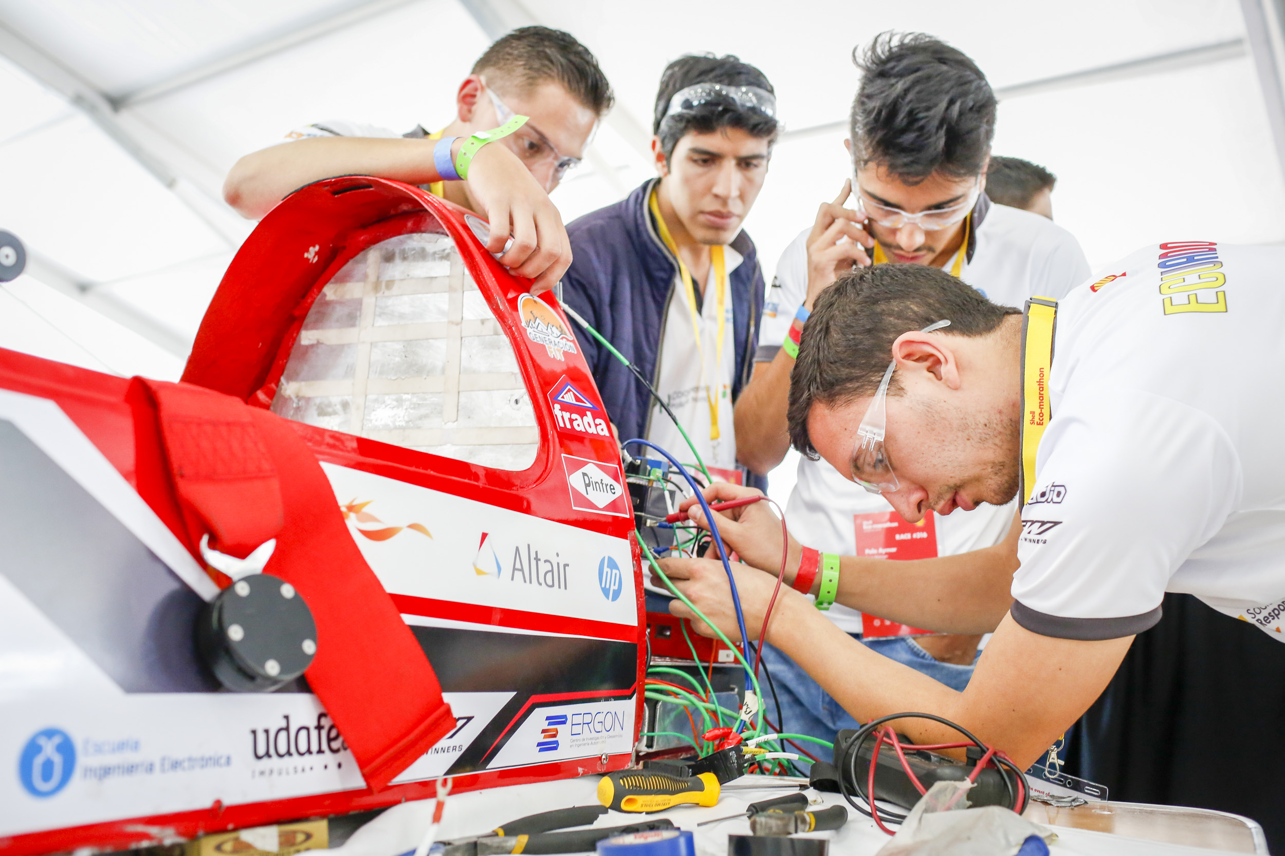  Team&nbsp; #316, &nbsp;E-Team UDA Elec, of Universidad del Azuay, in Cuenca, Azuay, Ecuador, Prototype, Battery Electric work on their car in the paddock during day one of Shell Make the Future at Sonoma Raceway, Thursday, April 19, 2018 in Sonoma, 