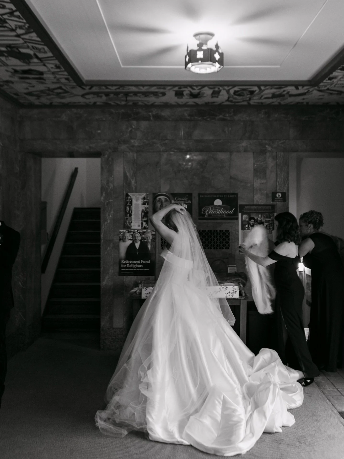 Show me the most unpredictable moments. The ones that weren&rsquo;t meant to be photographed but ended up being the most memorable ones you overlooked.

#ChicagoWeddingPhotographer #ChicagoBride #ChicagoWedding #ILWeddingPhotographer #WeddingInChicag