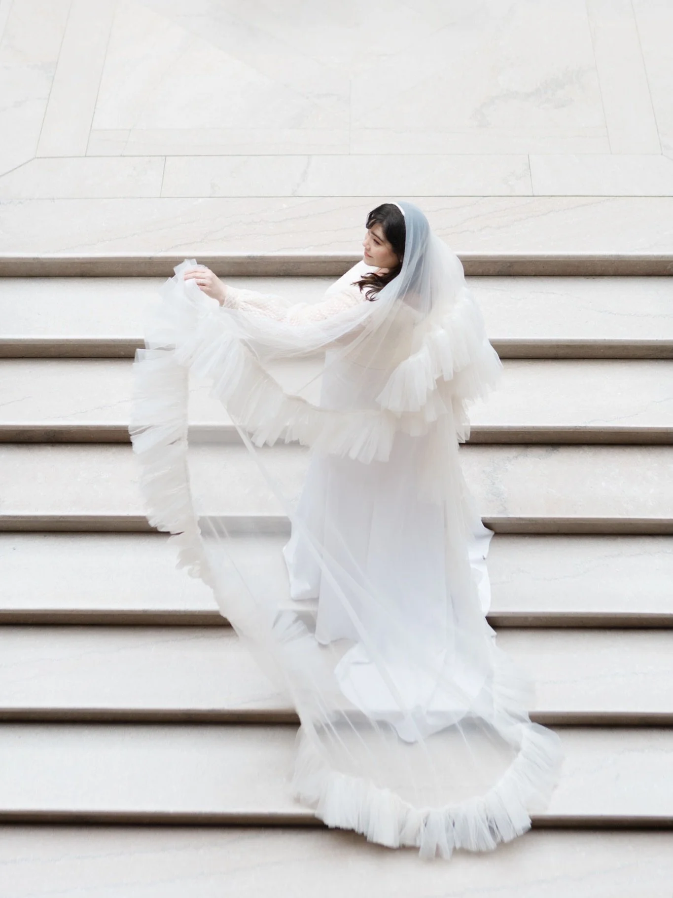 This is one of those stops I suggest when the timeline allows for it. 

Photography:  @victoriachuk
Dress:  @goli_june 
Makeup:  @alluringbeautybylorraina 

#chicagoweddingphotographer #artinstituteofchicago #chicagobride #luxuryweddingphotographer #