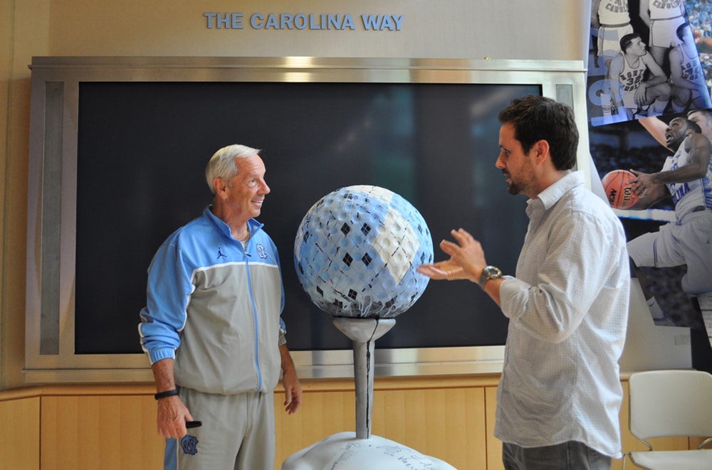  Roy Williams and Revere La Noue teamed up to raise money for the North Carolina “Catfish Hunter“ chapter of the ALS association and to discuss the creation of a larger golf club. 