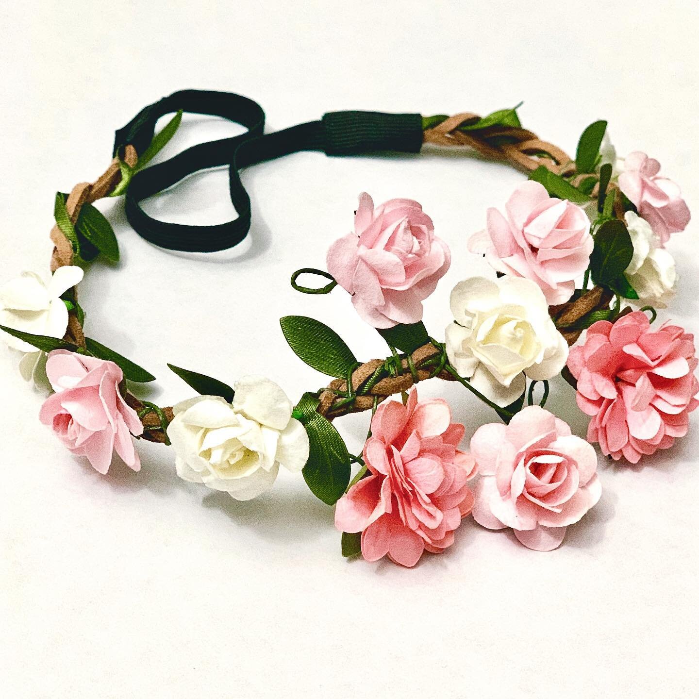 Romantic Pink Floral Crown 🌸 An affordable version of our popular rosette flower crown and just as lovely! Shop flowerchildhair.com 💗 Link in Profile!
#flowerchildhair #bridal #bridalaccessories