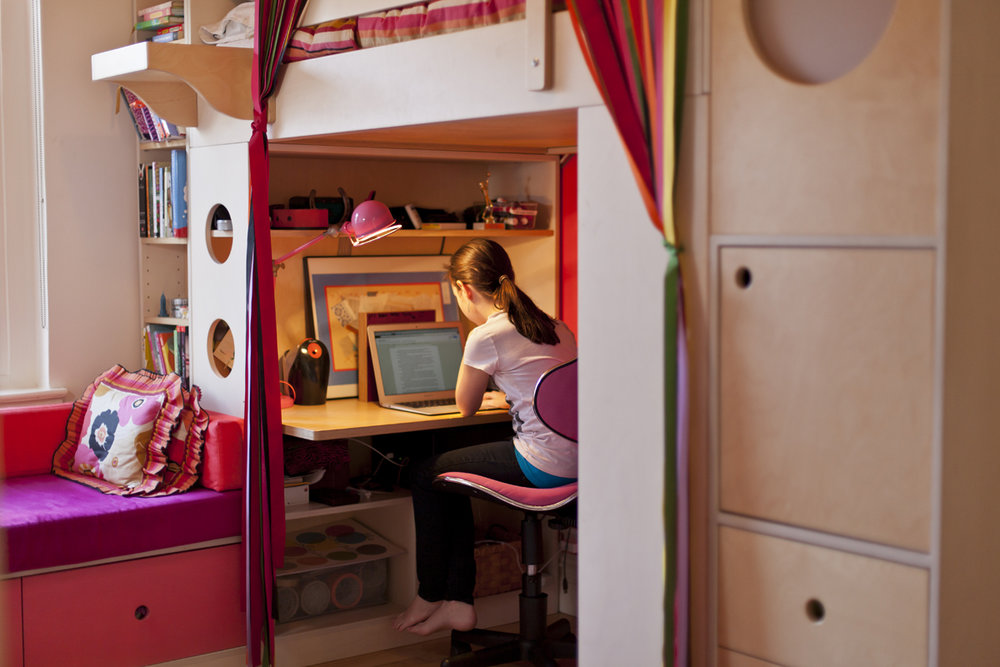 How To Decide If A Loft Bed Is Right, Bunk Bed With Built In Dresser And Desks Philippines