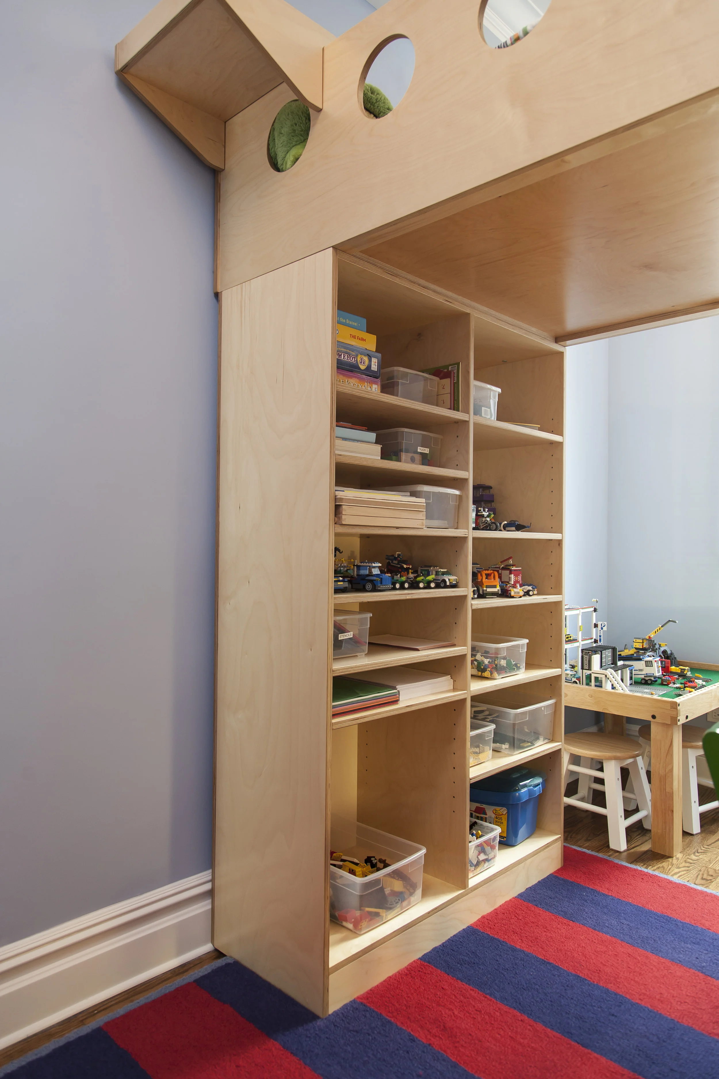 Open shelving fo