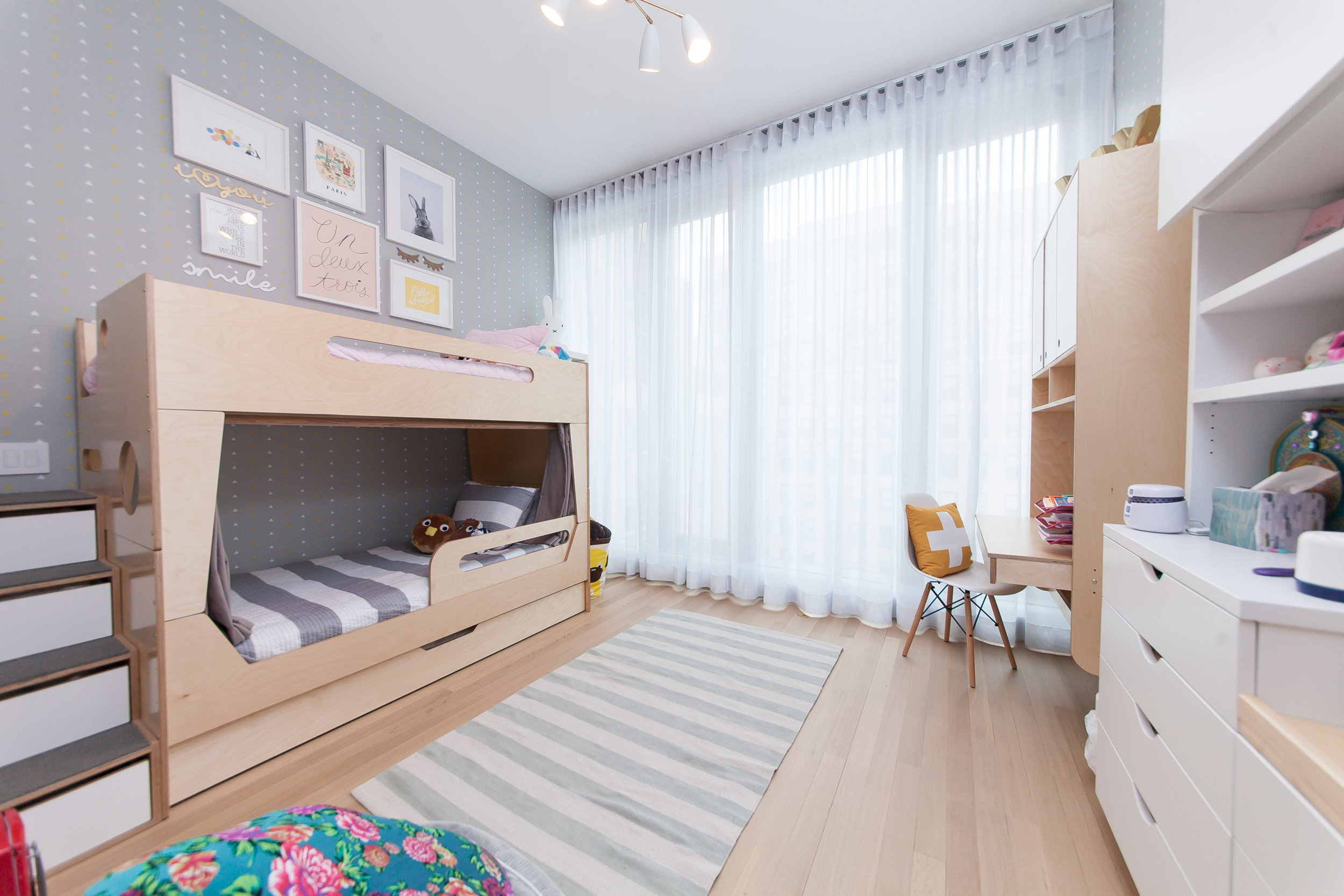 LoLo Hi w_ stairs, handrails, trundle, flote desk_01.jpg