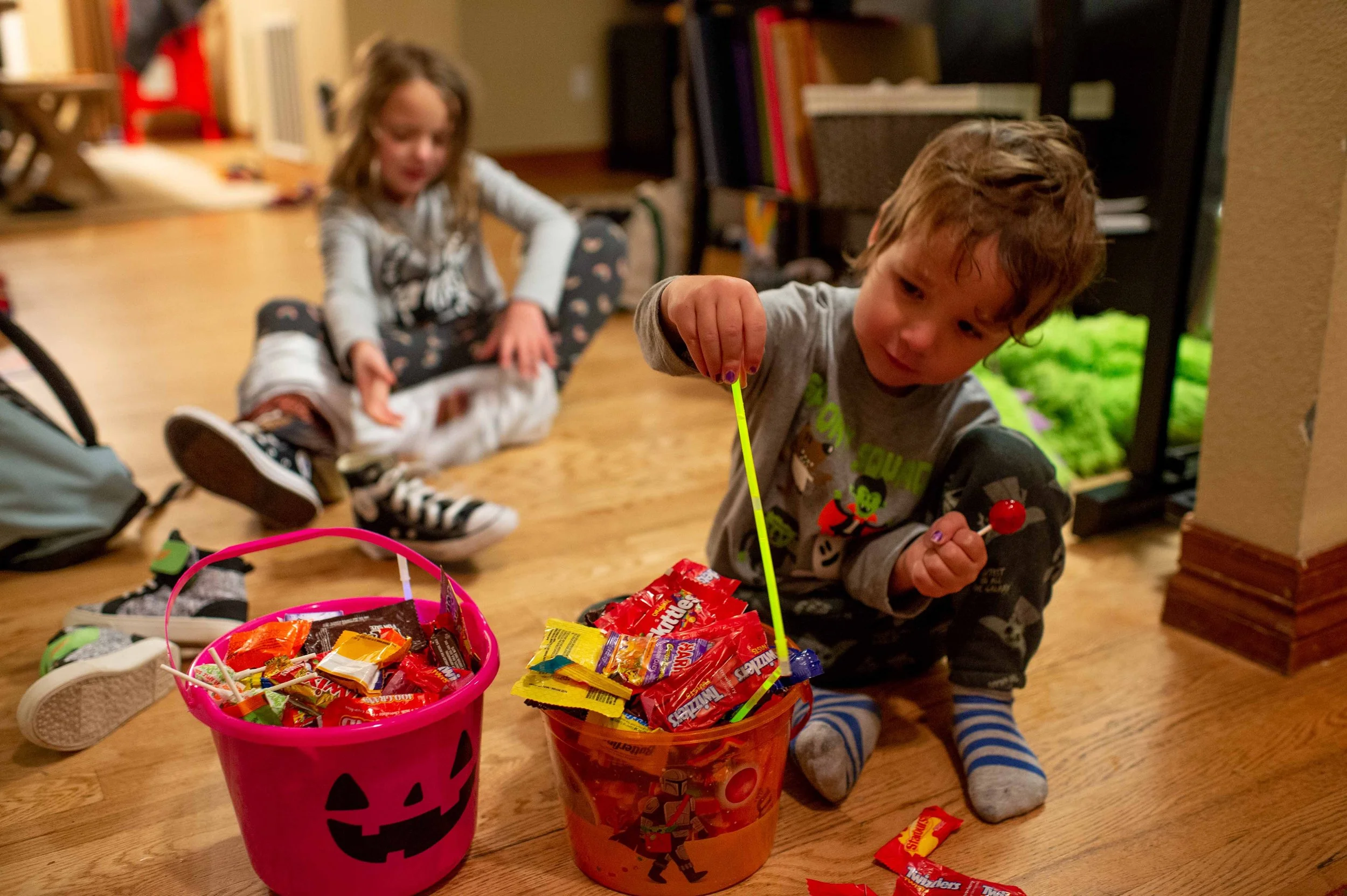 20211031_halloween_hiking_trick_treating_150_selects.jpg