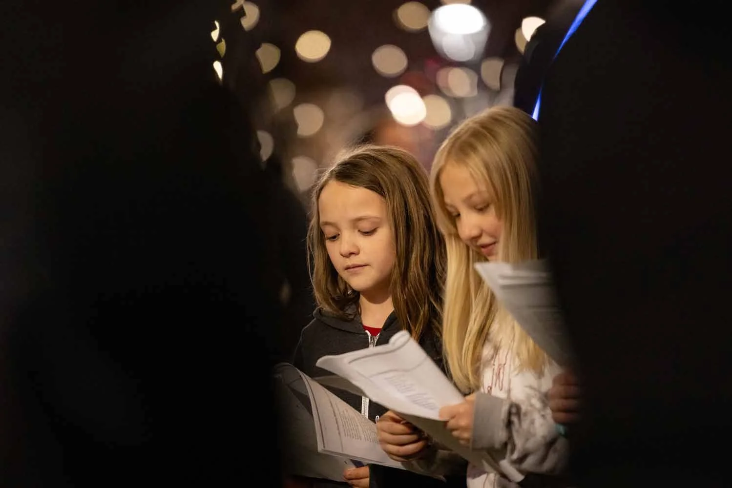 20231221_Iris_Christamas_caroling_068_selects.jpg