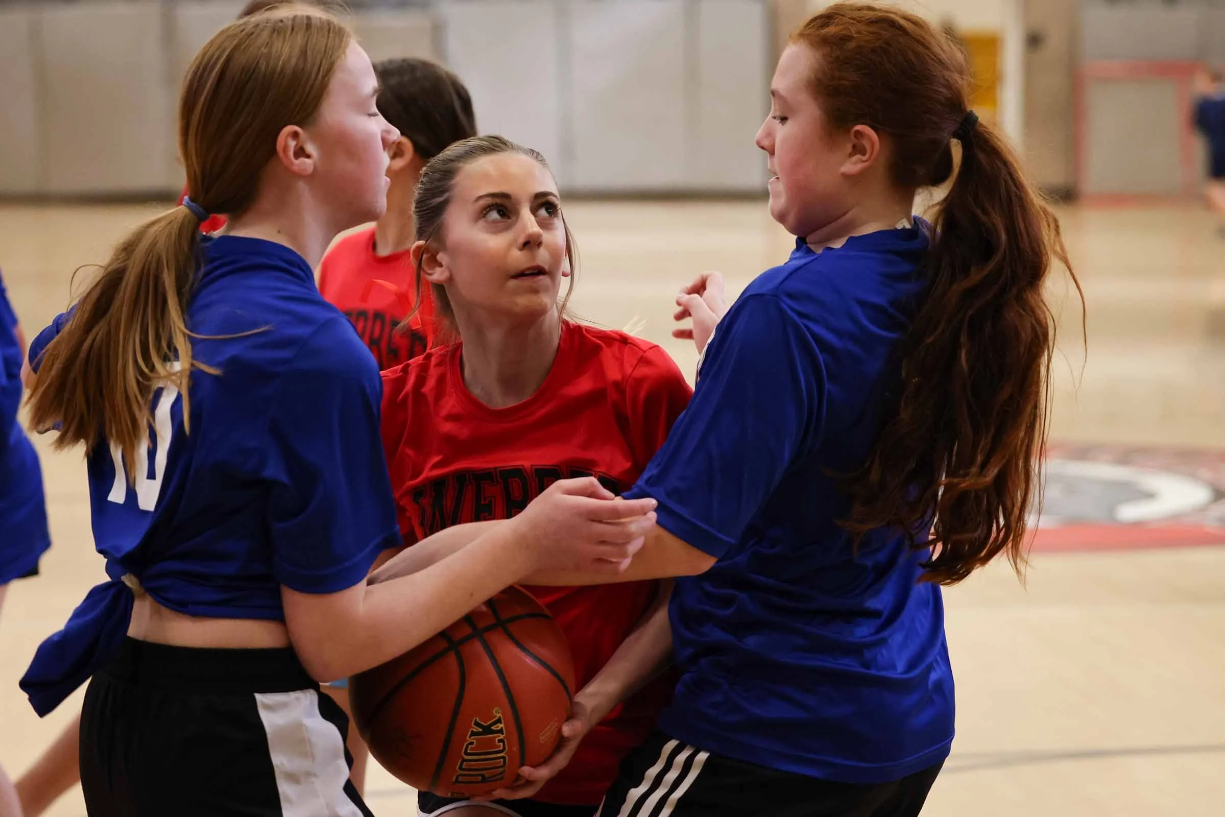 20260228_Iris_basketball_0219_selects.jpg