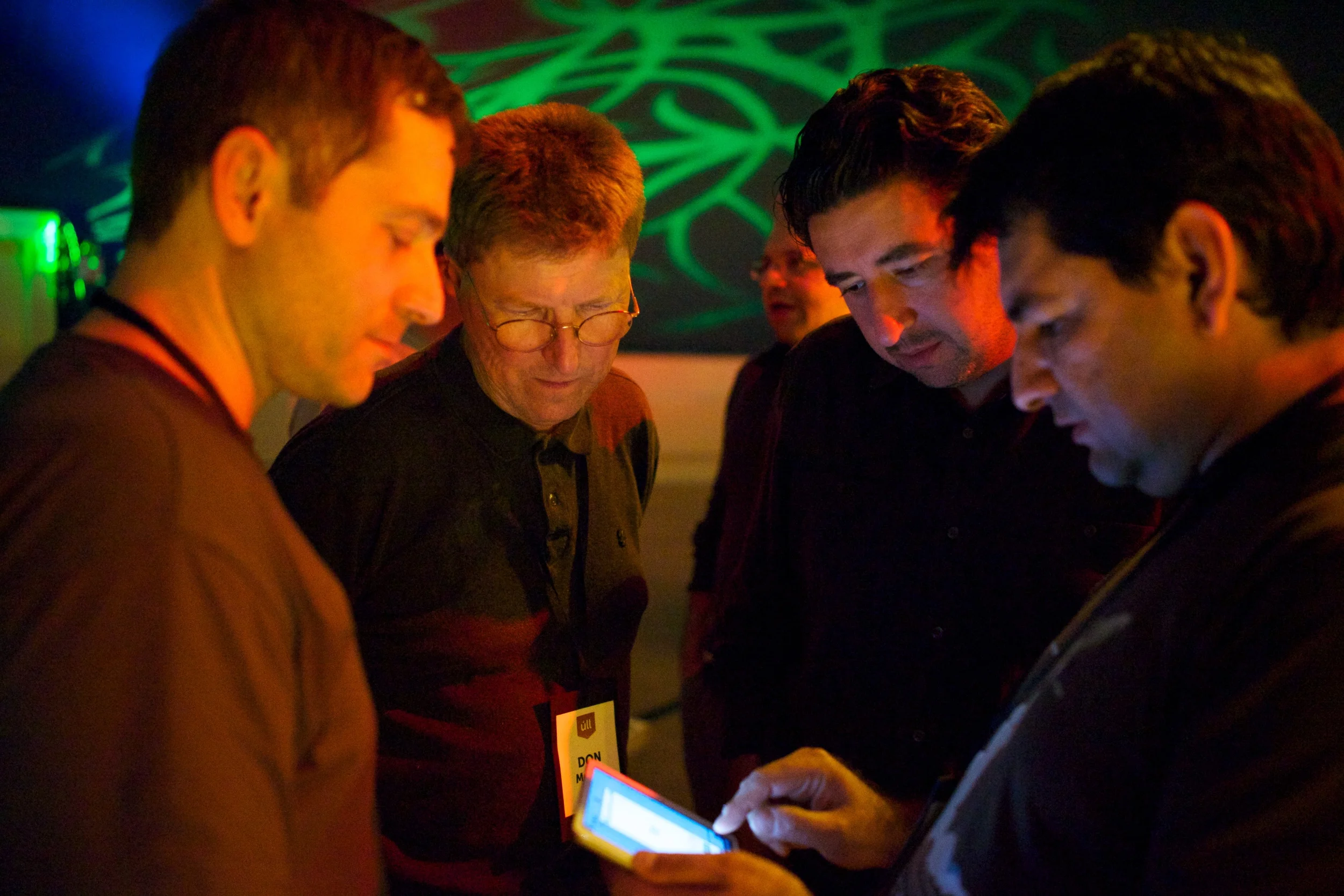 @FarshadNayeri showing off @pixxa Perspective App to @gruber, @donmelton, @asymco at @ullconf 2013. flic.kr/p/ebN4ZW