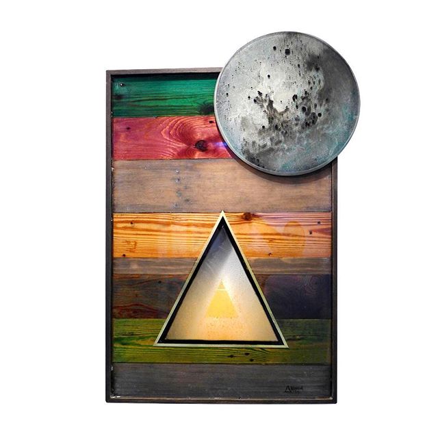 A favorite of mine from the vault, that now hangs with some of my favorite humans. 
A Lucid Simplicity.
Stained cedar panels, with resin window, matte details and layered resin moon.
#maynerdart #art #resinart #resinartist #painting #campfire #woodwo