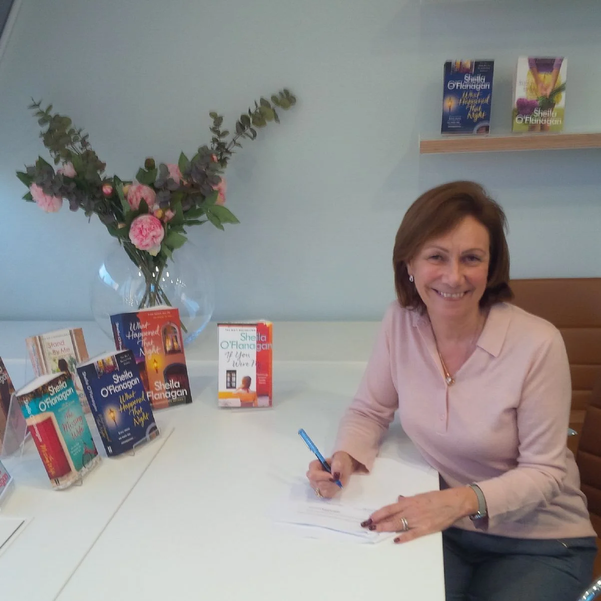 2018 01 29 Sheila O’Flanagan Headline Sheila Signing.jpg