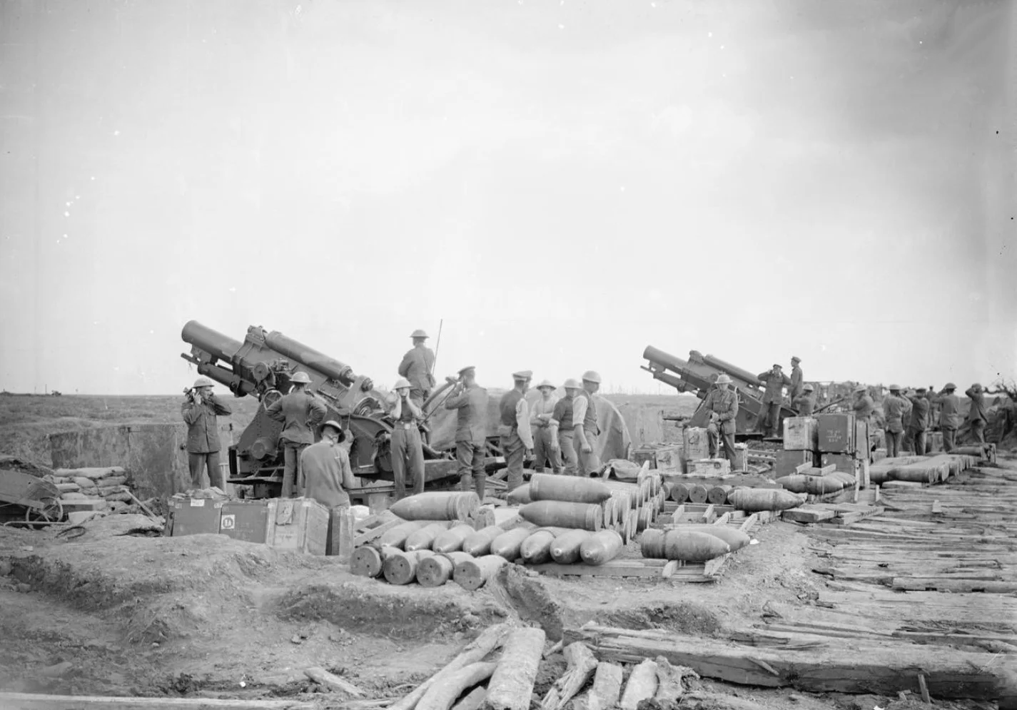 Two 9.2 inch howitzers of the Royal Garrison Artillery about to fire, 4 October 1917 (photo: Lieutenant John Warwick Brooke, © IWM (Q 7269)).