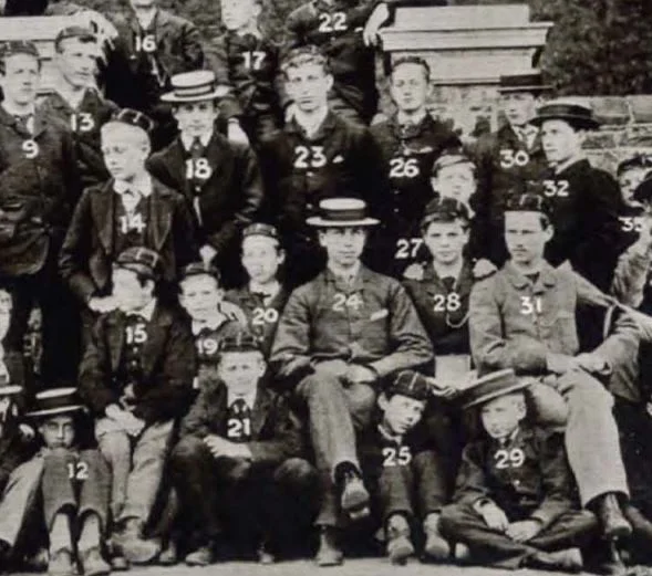 A close-up of the photo above, showing the brothers Edward (31), Frank (13) and Charles (25) Gordon.