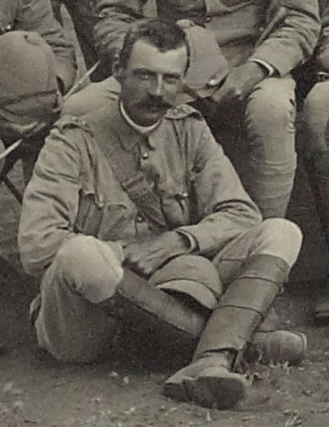 Close-up of photo above showing Captain Thomas Edward Gordon at the Modder River in South Africa in December 1899 (copyright 9th/12th Lancers Regimental Museum, Accession No 2090-16-48).