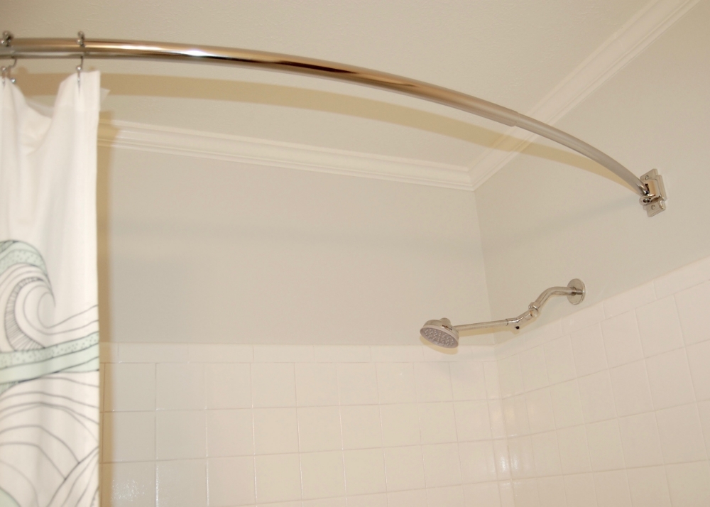 At What Height Should A Shower Curtain, How To Hang A Shower Curtain On Curved Rod