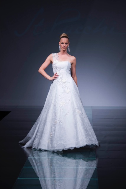 St. Pucchi Couture style 9335