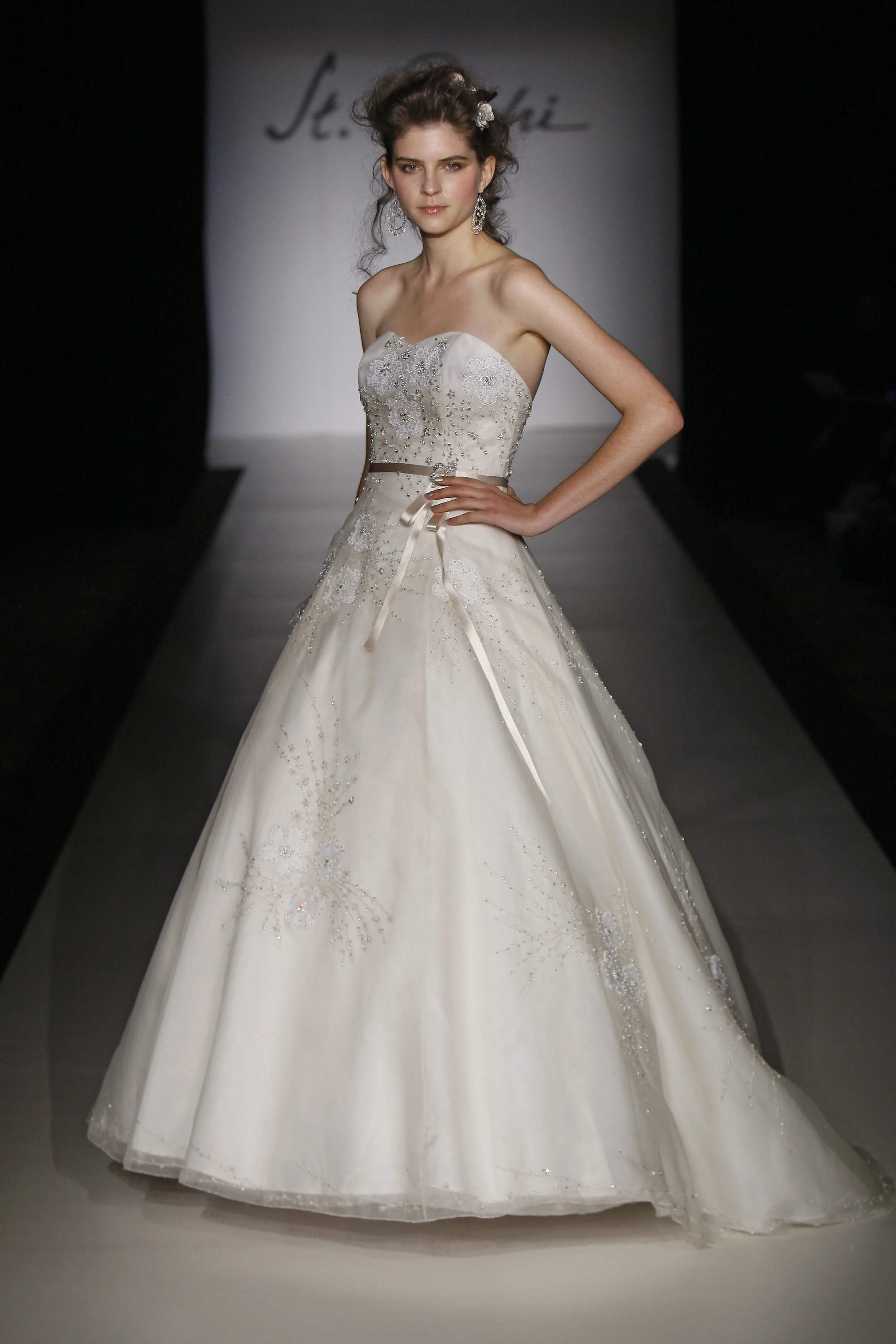 St. Pucchi Couture - Style 9379