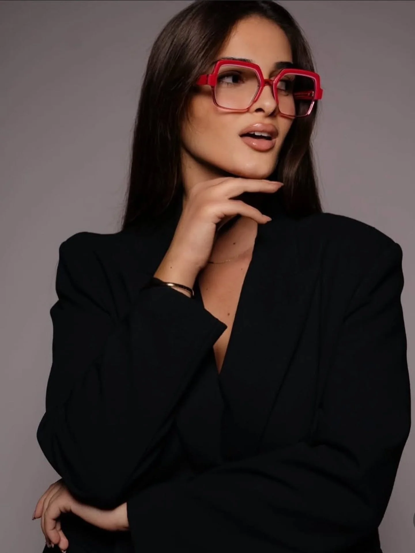 #repost &bull; @pierreeyewear
New style, new you ✨
Discover Cargese Fraise, the frame that adds a touch of freshness and personality to your look. 🩷
Transform your look with Pierre Eyewear!

📸: @optika.sedic
