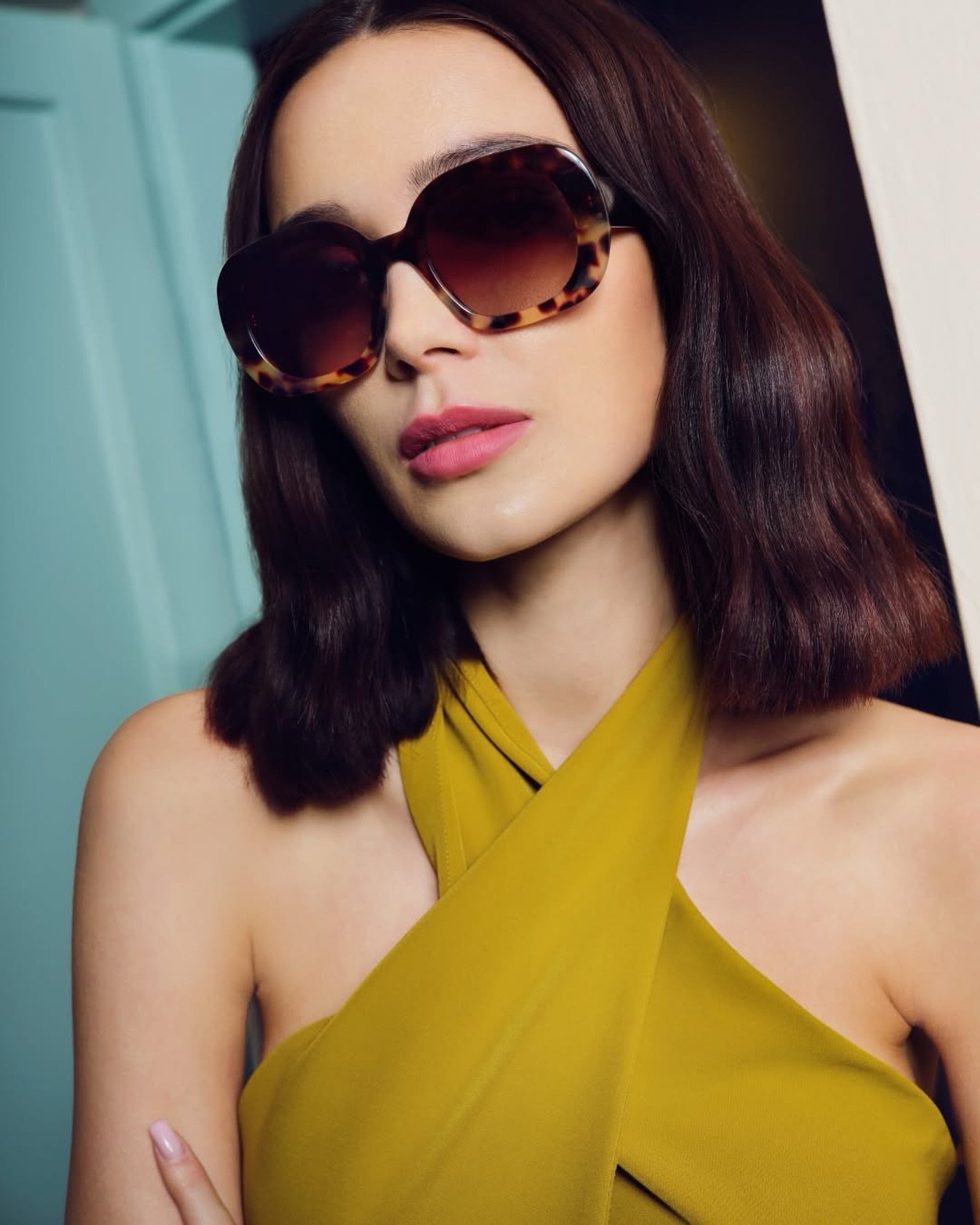 #repost &bull; @resrei_eyewear Model Gala reflects lasting allure, reshaped by the bold energy of today&rsquo;s woman.
Delicacy intertwines with determination, blending elegance and modernity into an authentic, distinctly contemporary vision.
 
#RESR