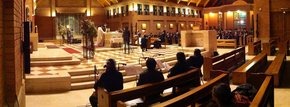 Cuarteto de cuerdas en Iglesia San Francisco de Sales, Vitacura. Musicos para funerales Agez. Coro Santiago de Chile