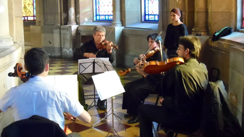 Coro funerales, cuarteto de cuerdas, Músicos y cantantes para ceremonias Agez. Santiago de Chile
