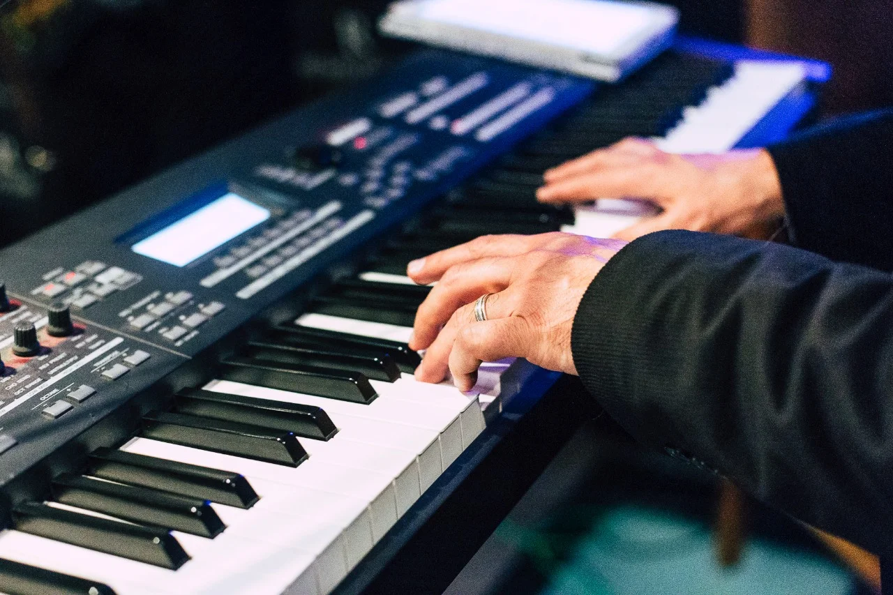 musicos para eventos chile cantante instrumentos 