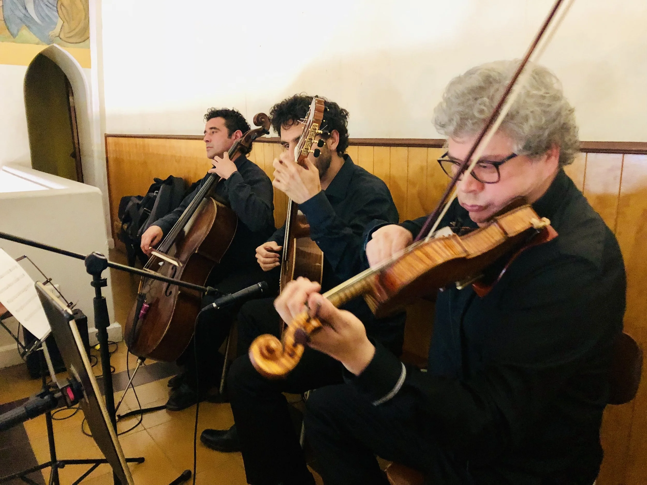 coro cantantes músicos voces instrumentos música funerales coro iglesia Agez Chile  