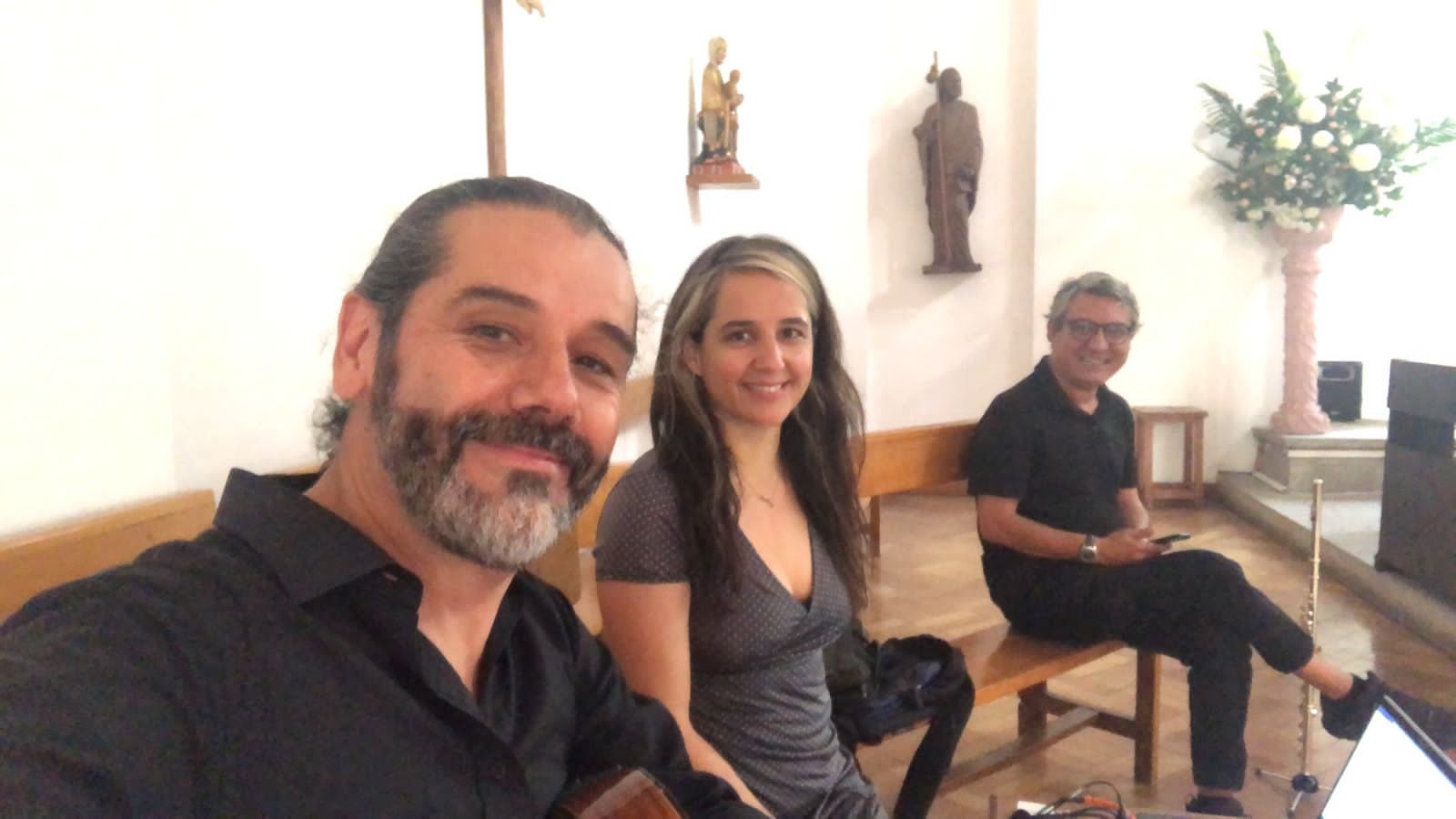 Músicos y coro para funerales en Chile