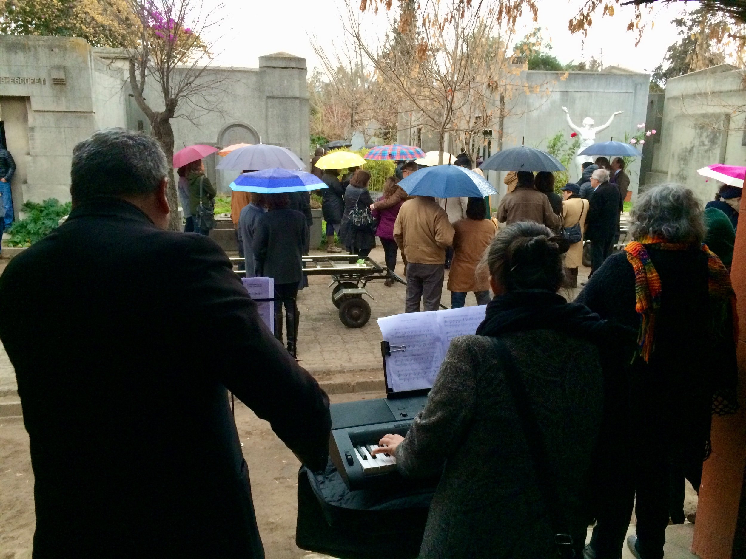 Cementerio general de Santiago en recoleta, músicos y coro 