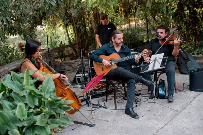 Estructura e intervenciones musicales en ceremonias simbólicas de matrimonio