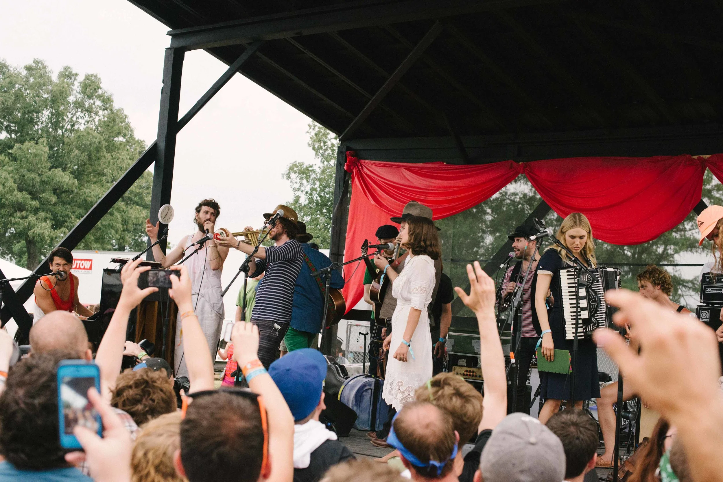 Edward Sharpe and the Magnetic Zeros (Surprise Set)