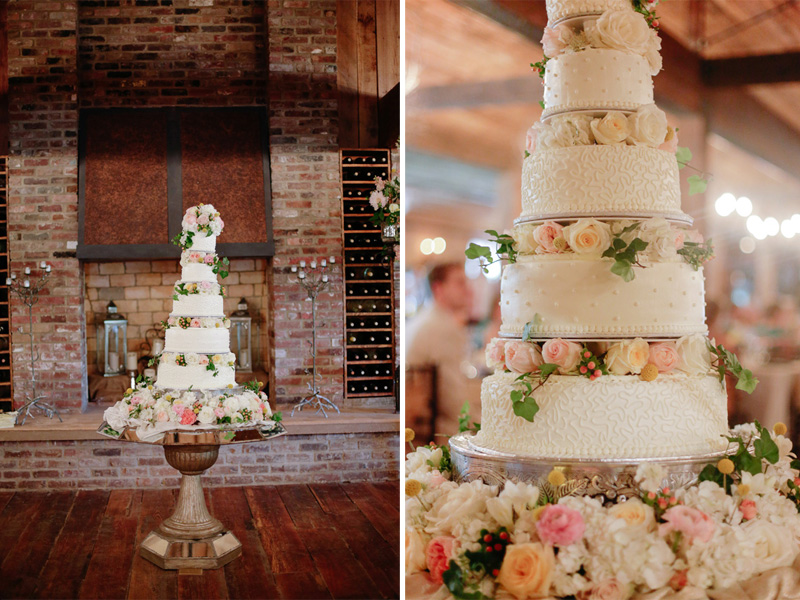  beautiful 5 tier wedding cake from a Southern wedding&nbsp;| photo by &nbsp;www.annabellacharles.com 