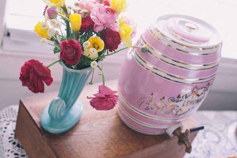 A #Vintage #Brunch with a gorgeous lemonade dispenser