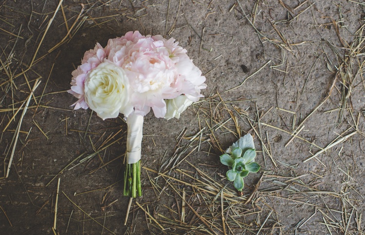 Beautiful pastel wedding bouquet | photo by Jessica Oh Photography