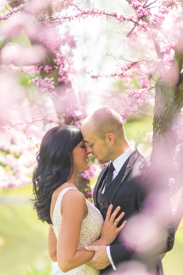  Spring Engagement Session | photo by Style and Story Creative #coupleinlove #engagementphotos 