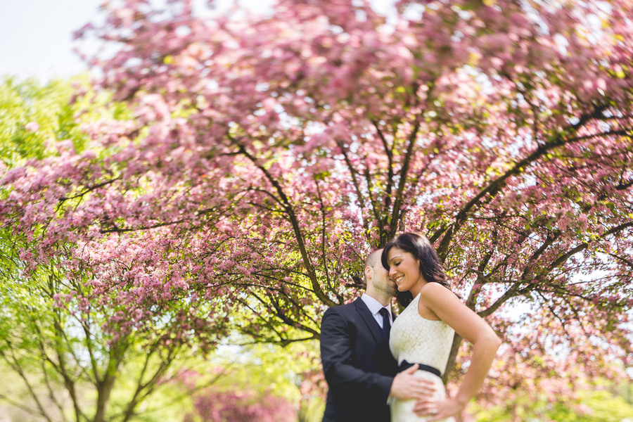  Spring Engagement Session | photo by Style and Story Creative #coupleinlove #engagementphotos 