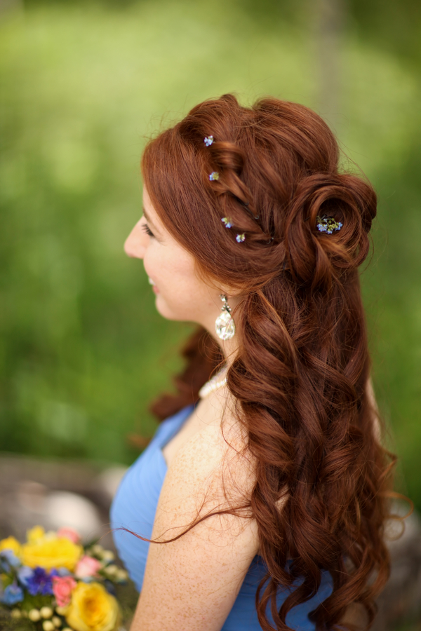 bridesmaids hairstyle for a blue and yellow Utah wedding | photo by Pepper Nix Photography #longhairstyle