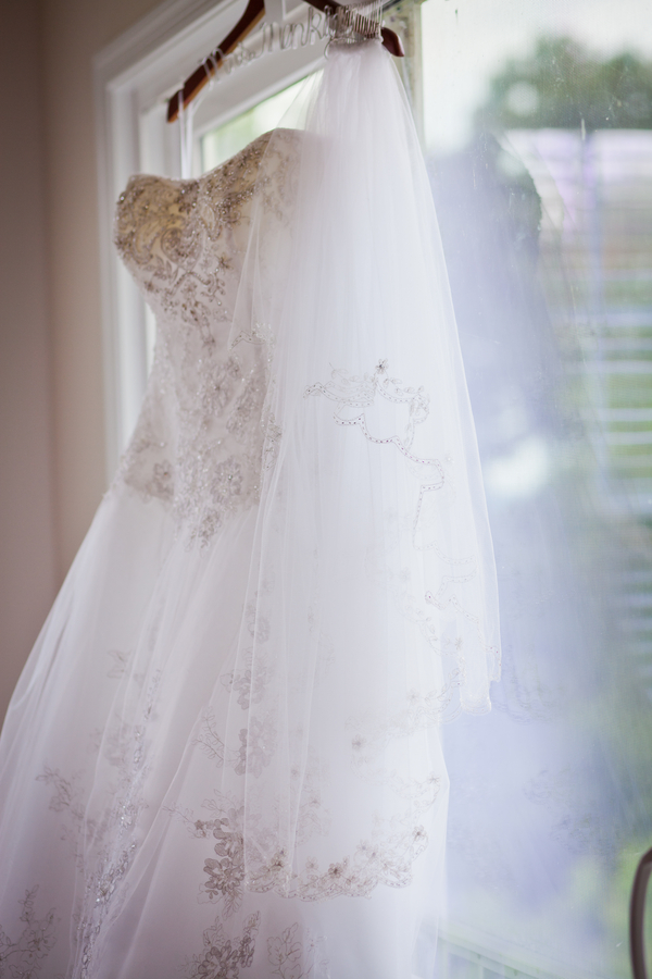  gorgeous beaded wedding dress | photo by Kate's Lens Photography 