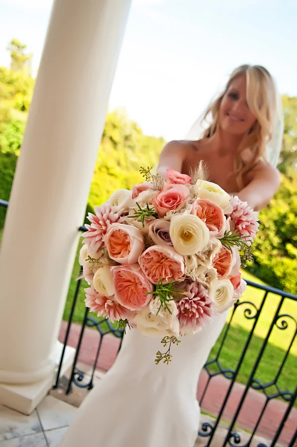 Stunning Peach and Pale Yellow Bridal Bouquet | photo by wwww.EverAfterVisuals.com as seen on www.brendasweddingblog.com