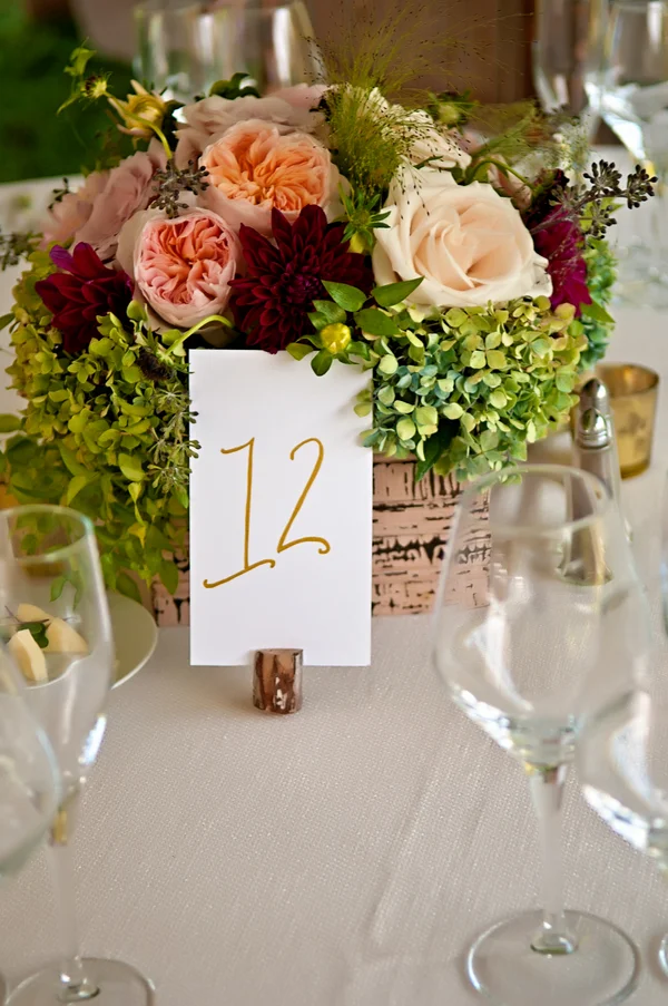 Super Pretty Wedding Floral Centerpiece | photo by wwww.EverAfterVisuals.com as seen on www.brendasweddingblog.com