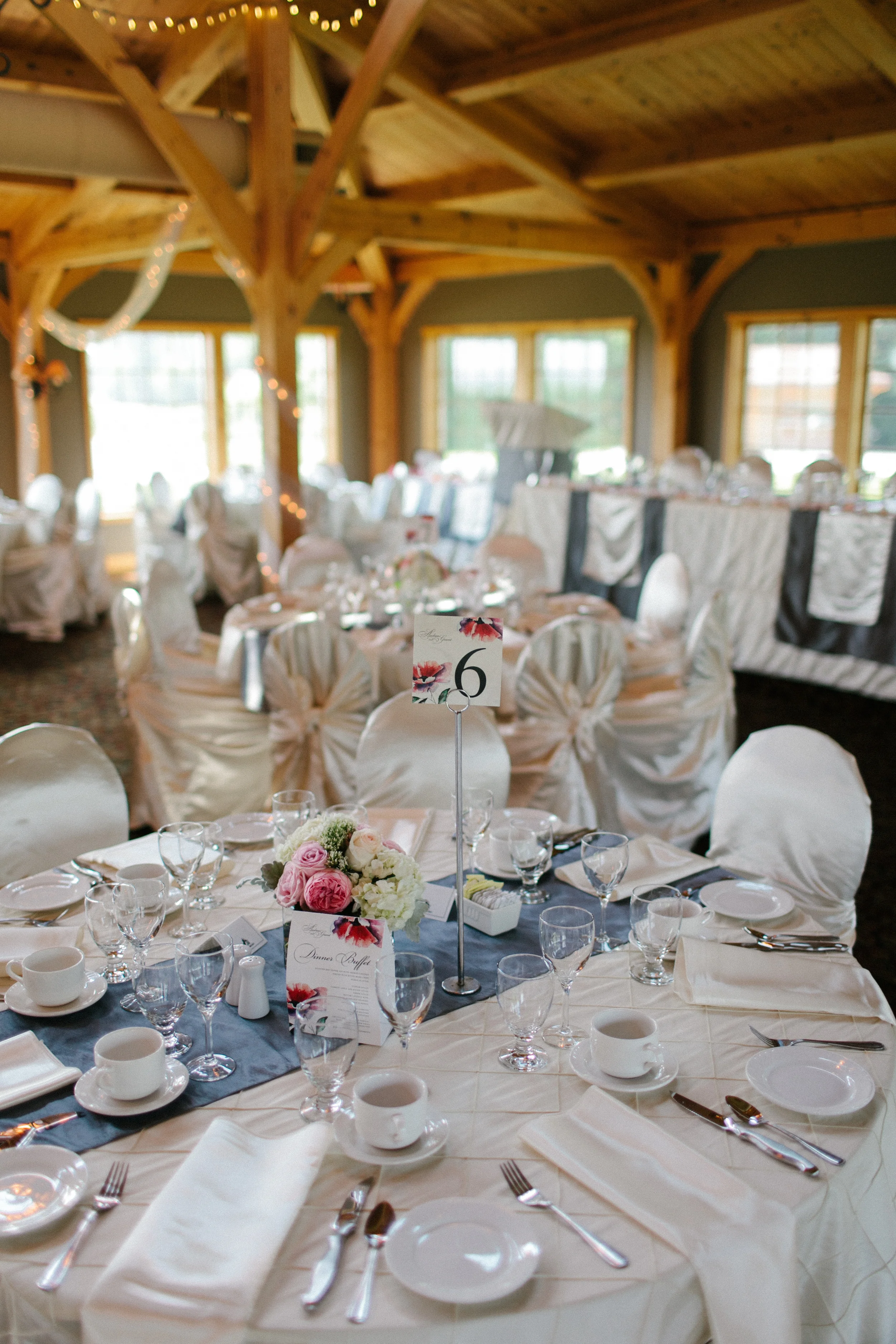 Elegant Table Setting for a Canadian Wedding | photo by blf Studios | wedding by Madeline's Weddings